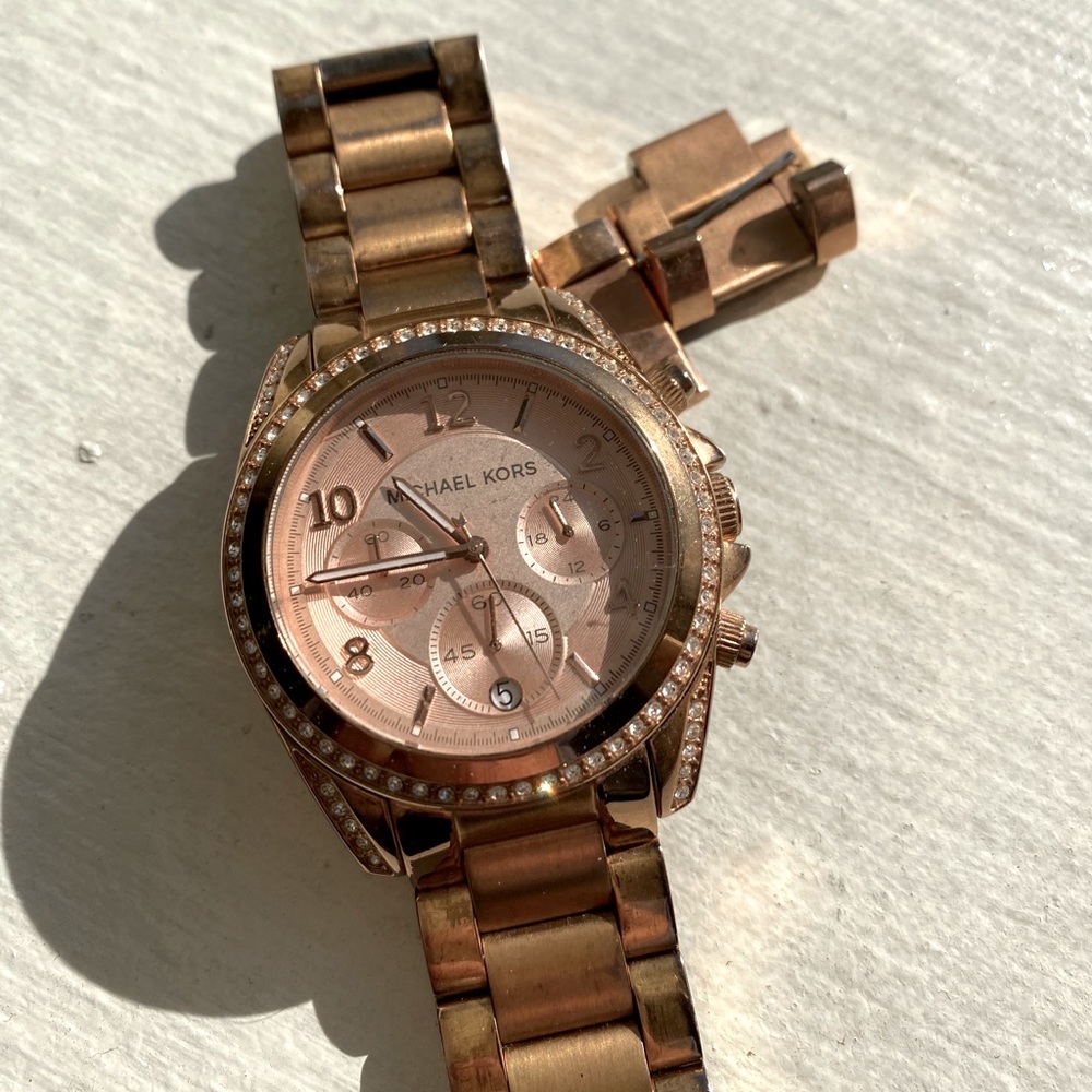 Classic Michael Kors Rose Gold Bracelet Watch